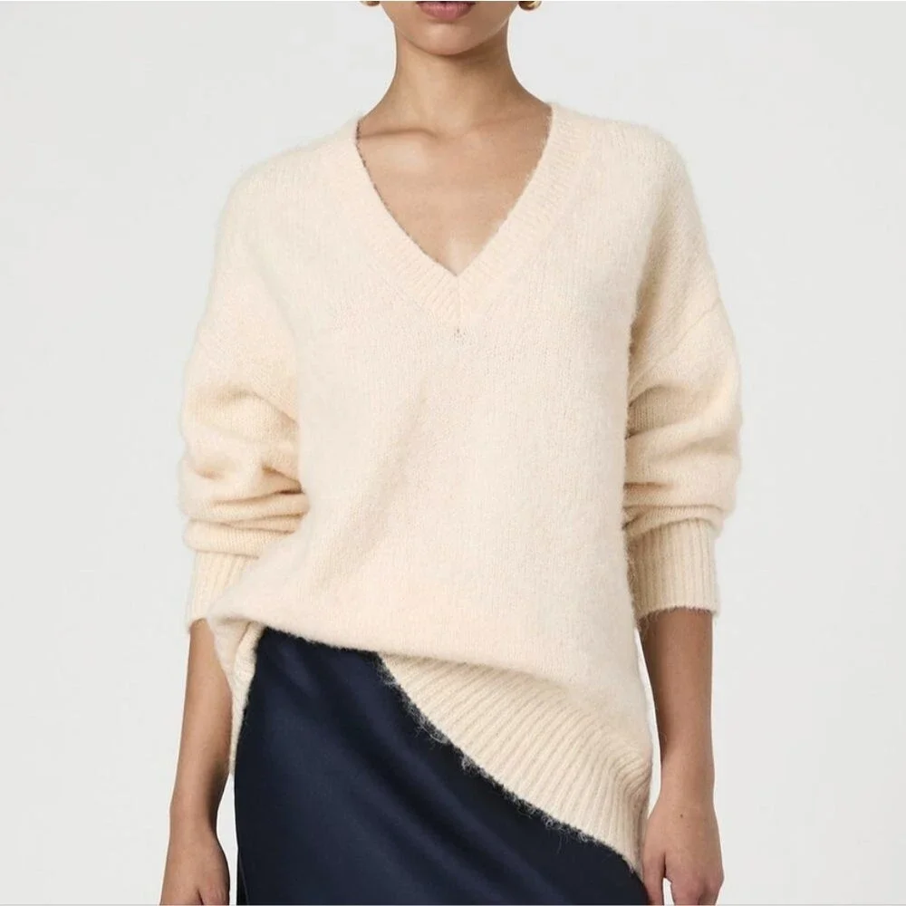 French Connection Fluffy Knit V-Neck Oversized Wool Blend Cream Sweater S NWT - Picture 1 of 15